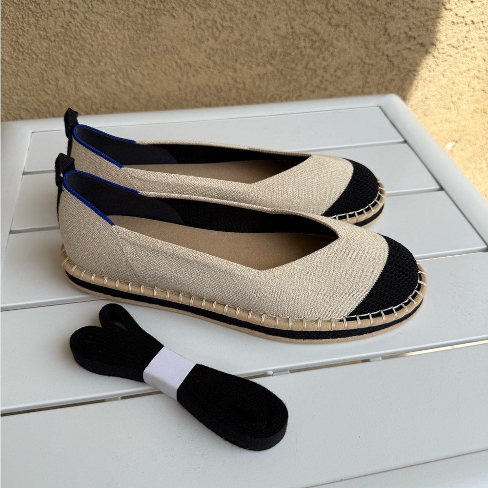 New Rothy’s Beige and Black Women's Flats size 9